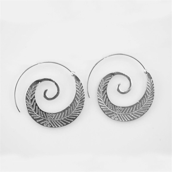 Hammered Leaflet Silver Spiral Gypsy Earrings - Picture 4 of 6